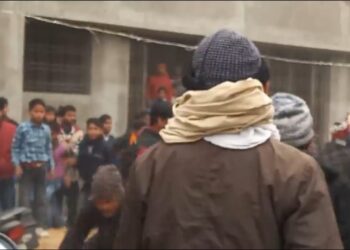 बेतिया: स्कूल में चली लाठियां, बच्ची घायल
