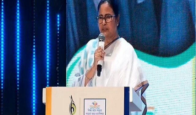 मुझे गालियां दे लें, लेकिन बंगाल को बदनाम ना करें: ममता बनर्जी