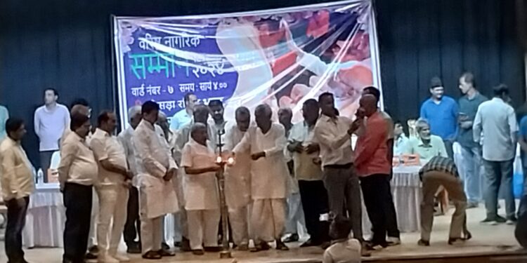 रिषड़ा में वरिष्ठ नागरिकों का हुआ सम्मान