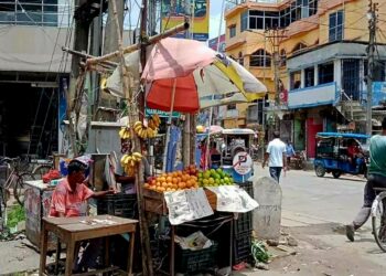 गंगारामपुर में फिर शुरू हुआ अतिक्रमण, फुटपाथ पर सजने लगी हैं दुकानें