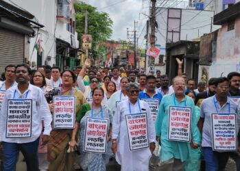 दिल्ली में सीएम ममता के अपमान और बंगाल विभाजन की साजिश के खिलाफ सड़क पर उतरी तृणमूल