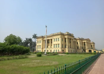 हिंसा के बाद मुर्शिदाबाद में पर्यटन प्रभावित