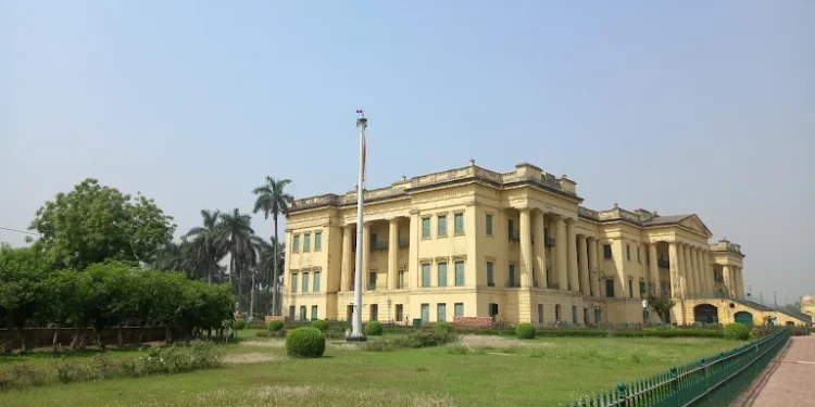 हिंसा के बाद मुर्शिदाबाद में पर्यटन प्रभावित