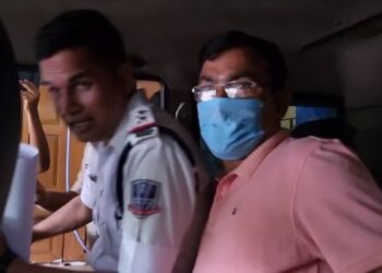 मुख्यमंत्री के बारे में फेसबुक पर विवादित टिप्पणी करने के आरोप में पूर्व रेलवे कर्मचारी गिरफ्तार